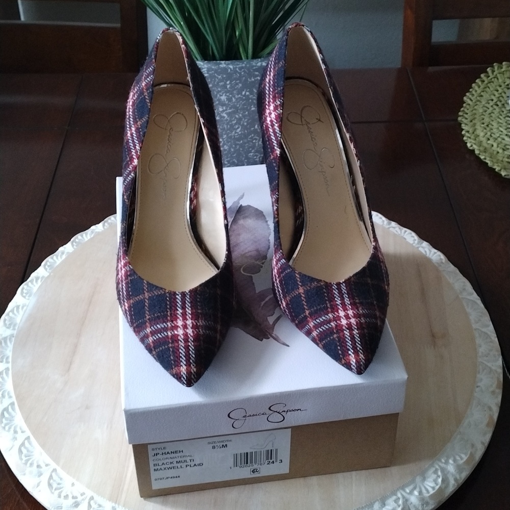 Jessica Simpson Shoes. Black Multi, Maxwell Plaid. Size 8 1/2 M.